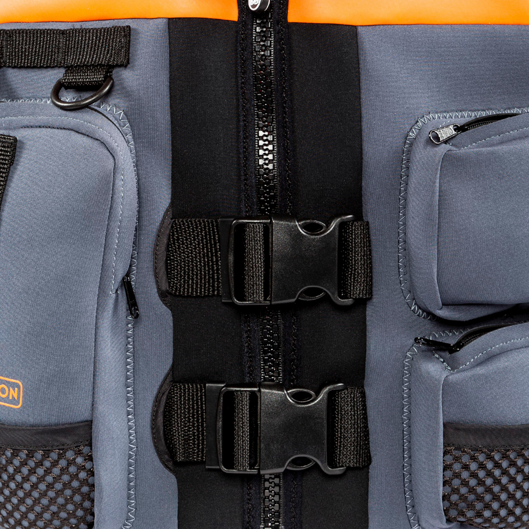 Jetpilot Helmsman Internal or enclosed straps