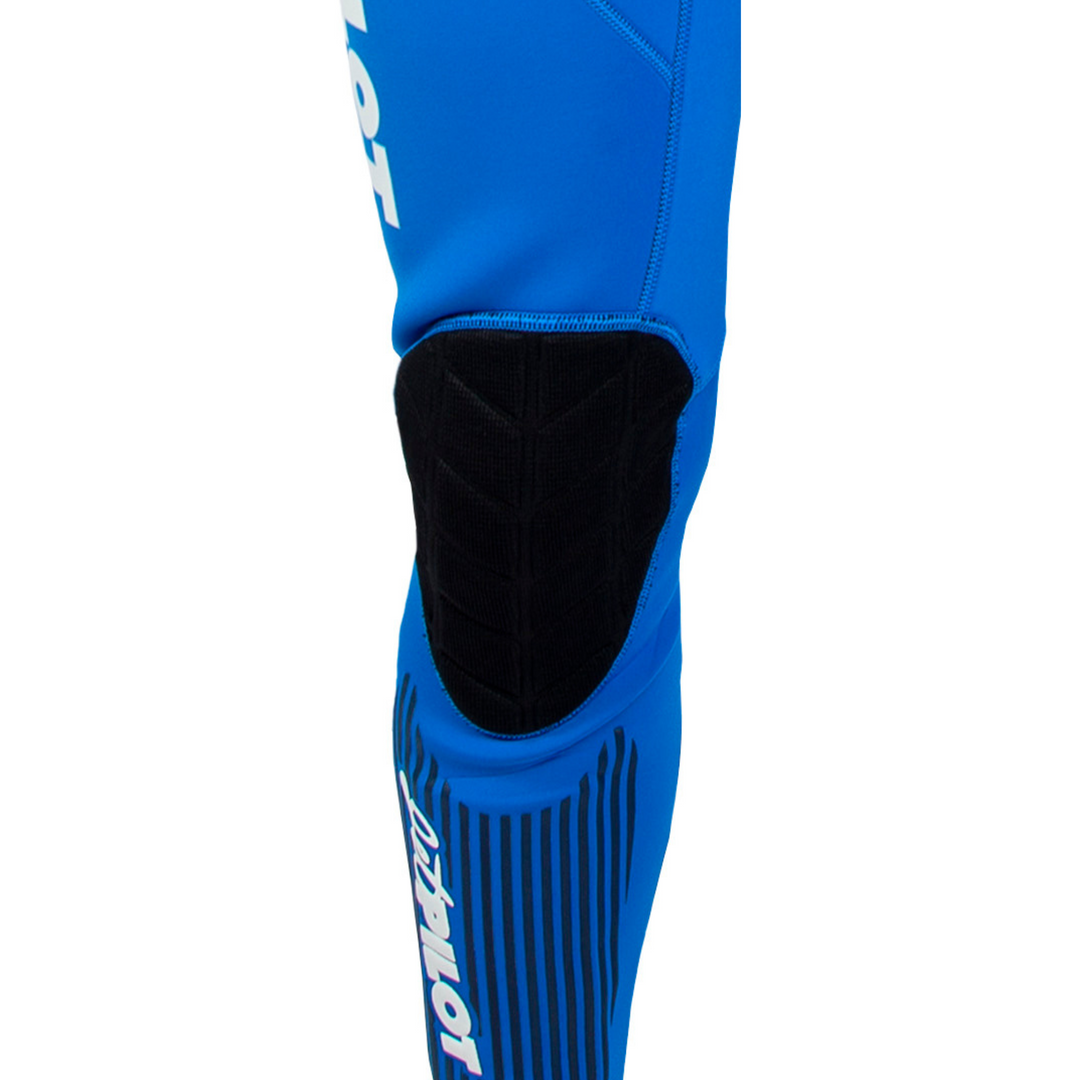 View of the Jetpilot Vintage John Wetsuit Blue White colorway knee pad..