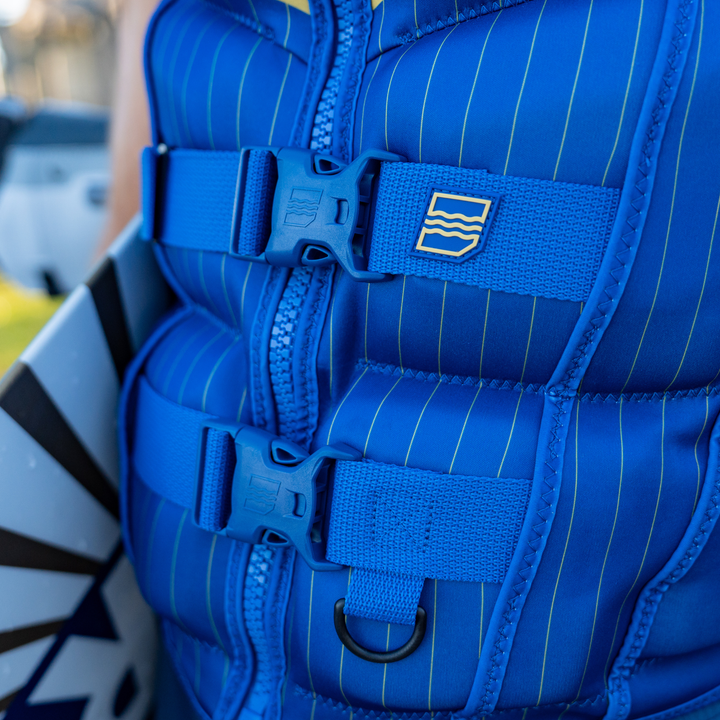 Internal buckle design for the Jetpilot Shaun Murray vest. #color_navy