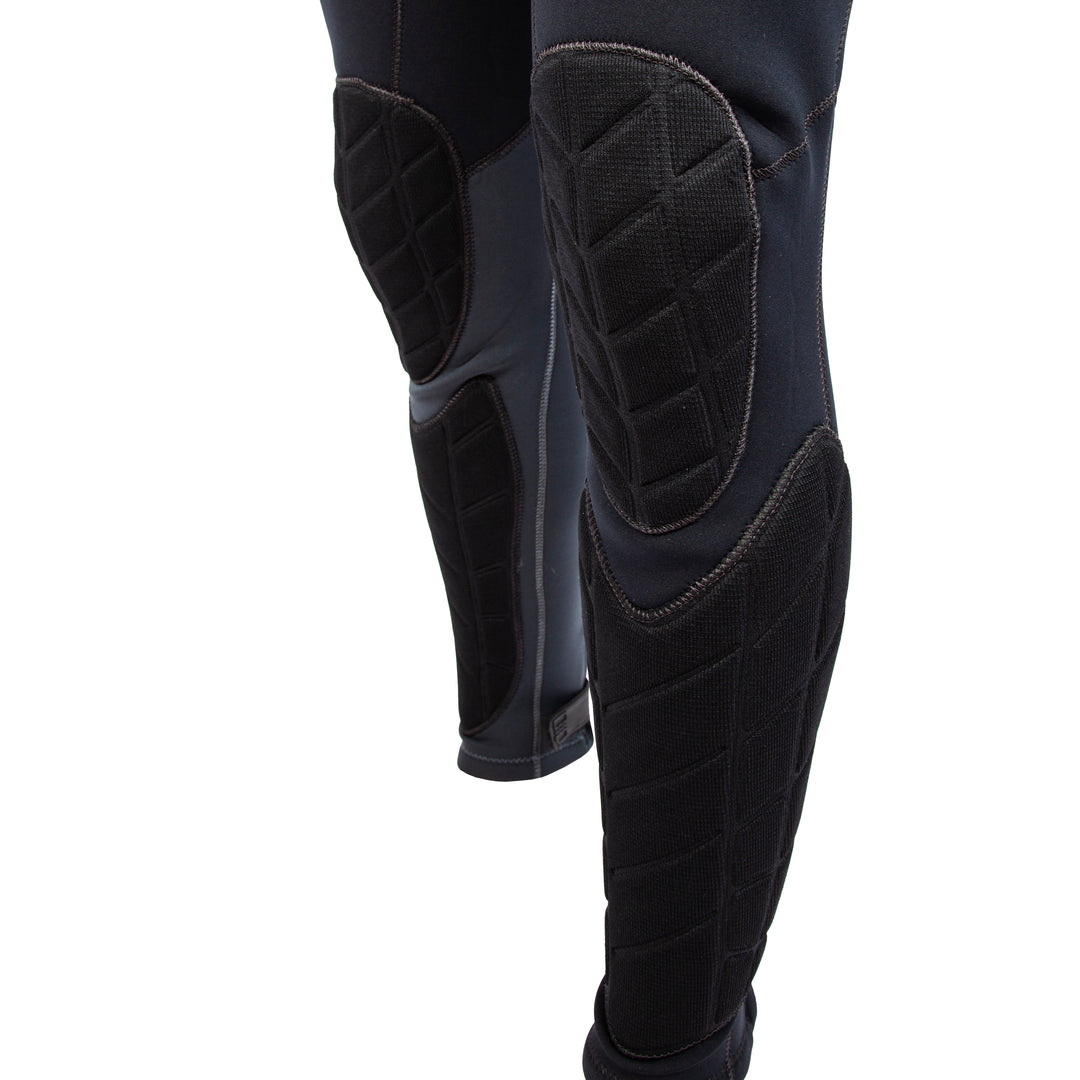 Image showing the knee and ship pads for the Sabre John.