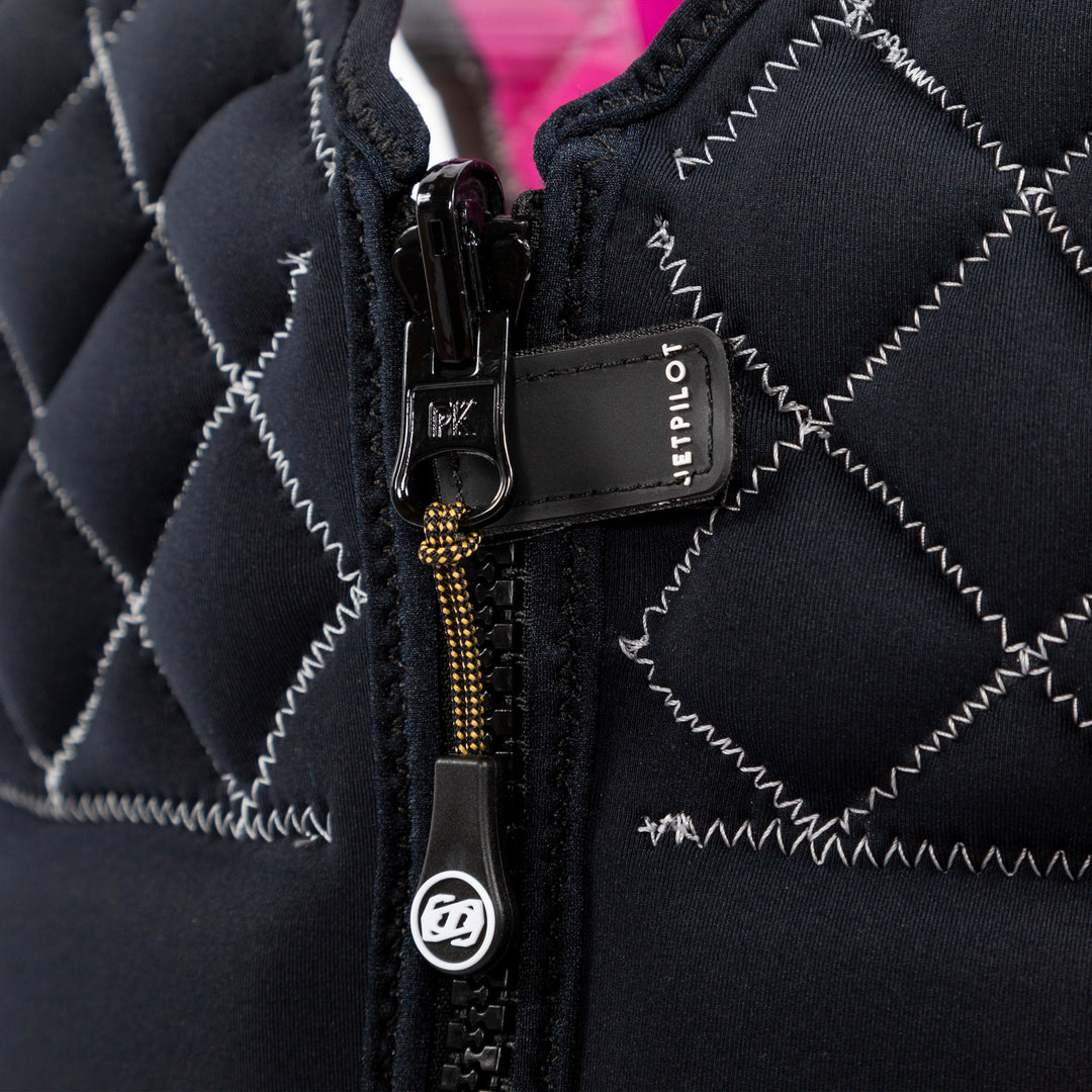 Closeup view showing zipper of the Wave Farer Comp vest black colorway. #color_black