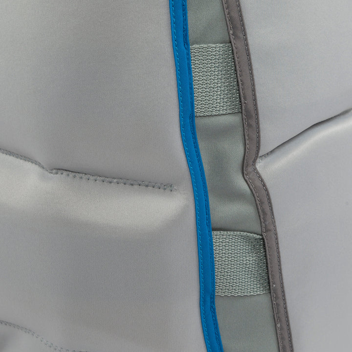 Close up view of the Nylon stretch. #color_silver-royal